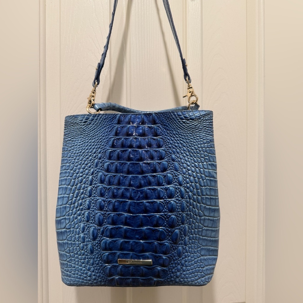 Brahmin large Amelia Navy Blue Melbourne Bucket leather Bag like new!!!!